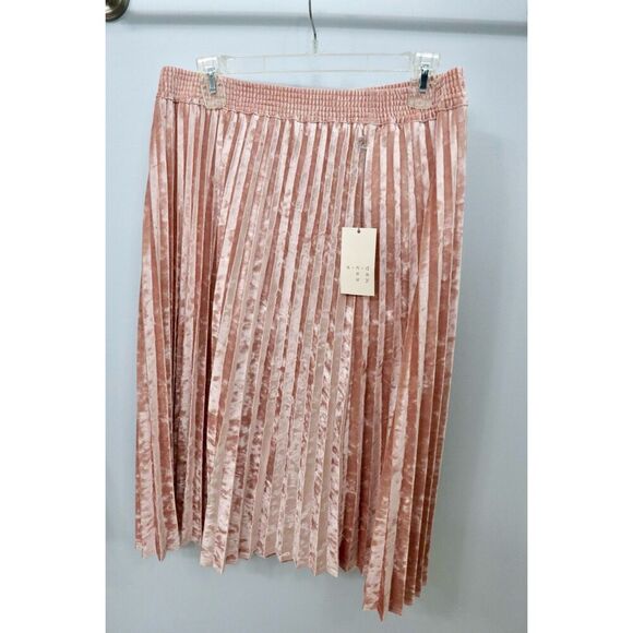 a new day Dresses & Skirts - NWT a new day pink pleated velvet skirt M